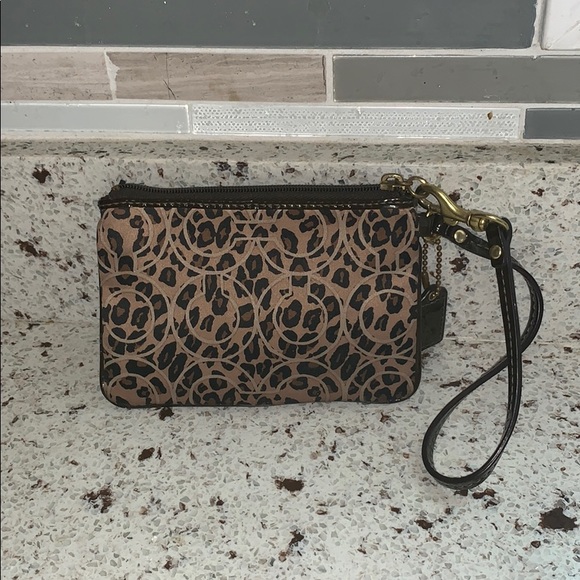 Authentic Coach - Picture 3 of 7